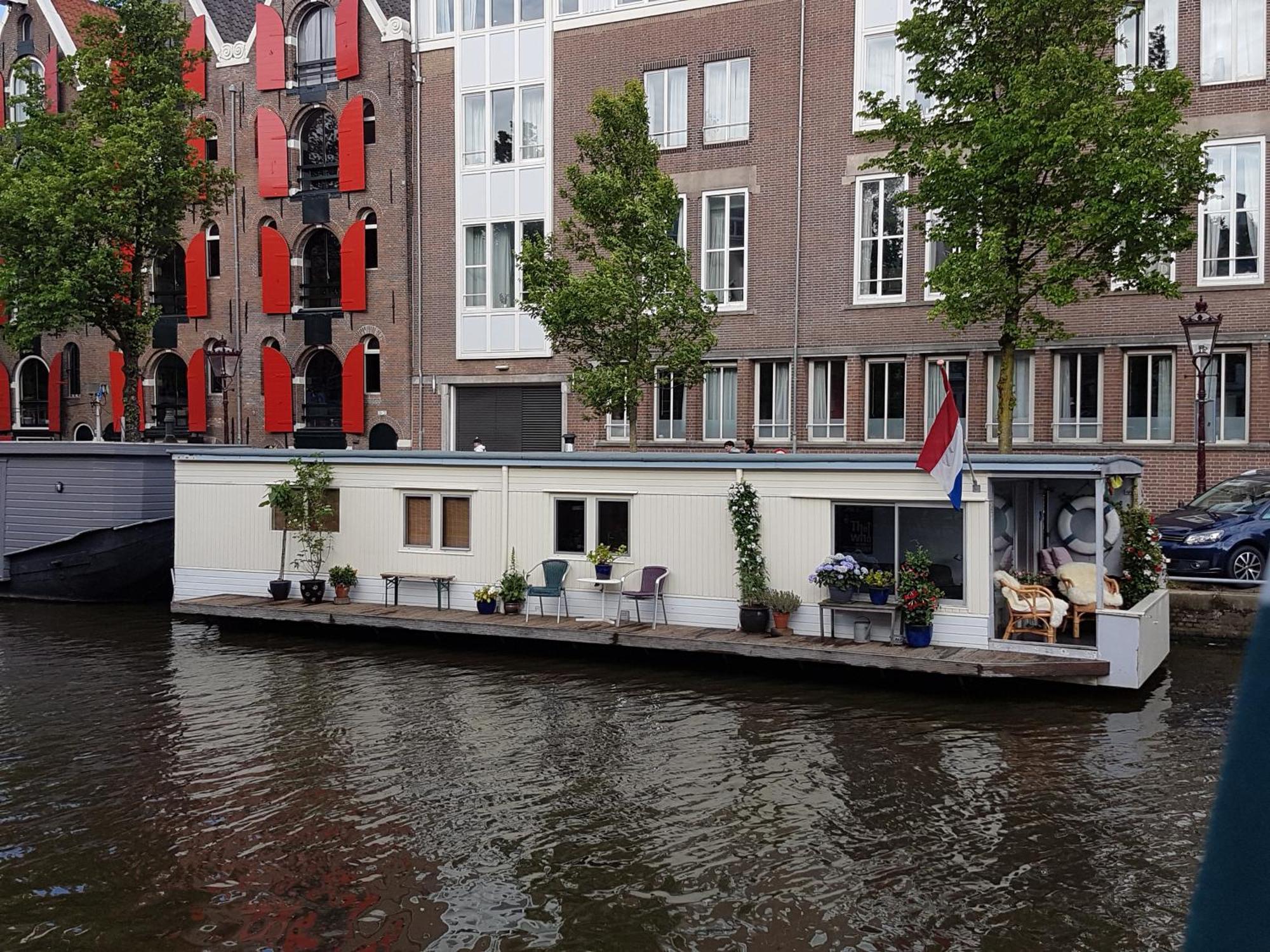 Pantheos Top Houseboat Amsterdam Exterior photo
